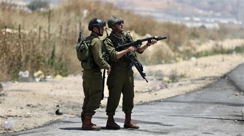 İsrail askerleri işgal altındaki Batı Şeriada bir Filistinliyi ateş açarak öldürdü